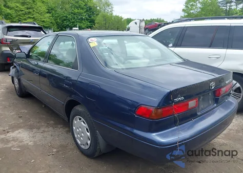 1999 Toyota Camry Le z USA, uszkodzony, nr VIN 4T1BG22K0XU906355